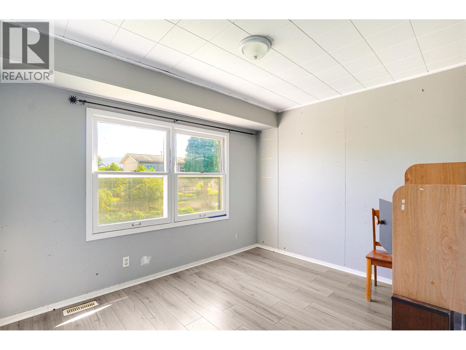 36 FULMAR STREET - 9