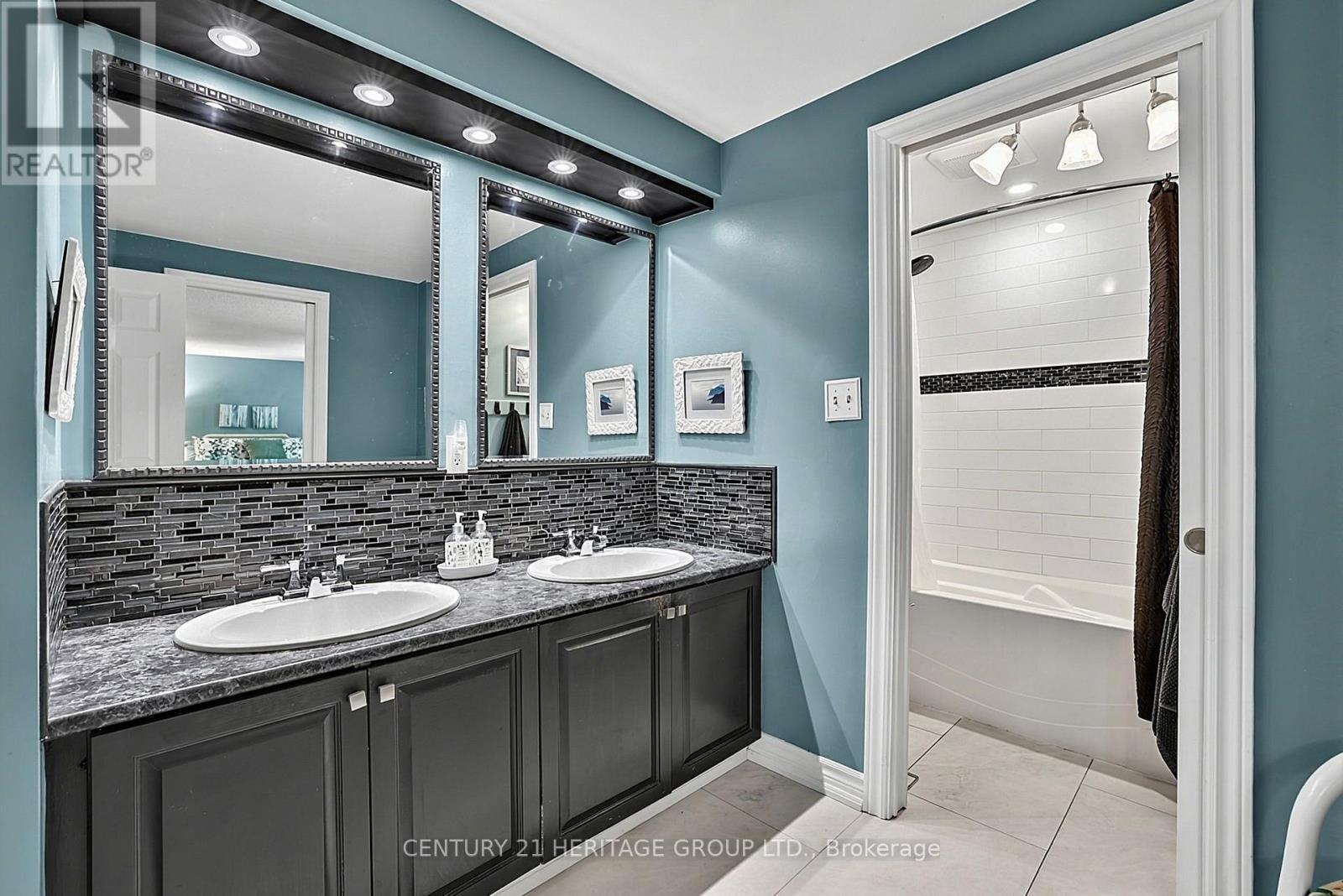 214 LANCASTER AVENUE - 23