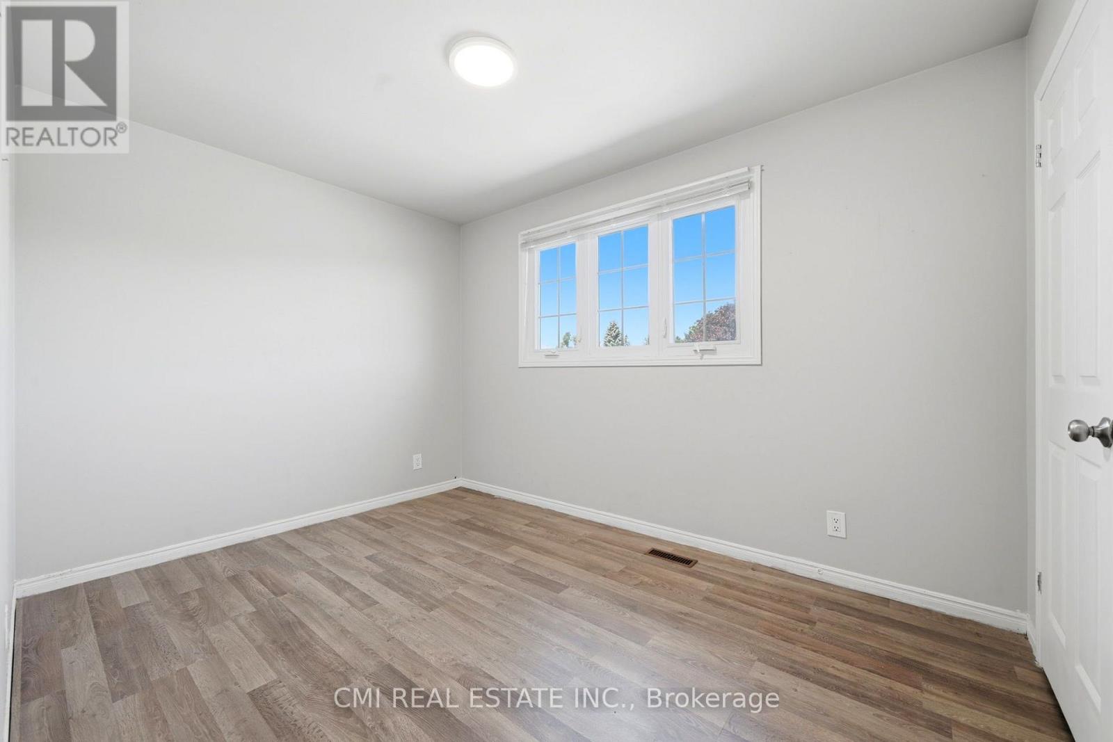 39 CAMROSE DRIVE - 19