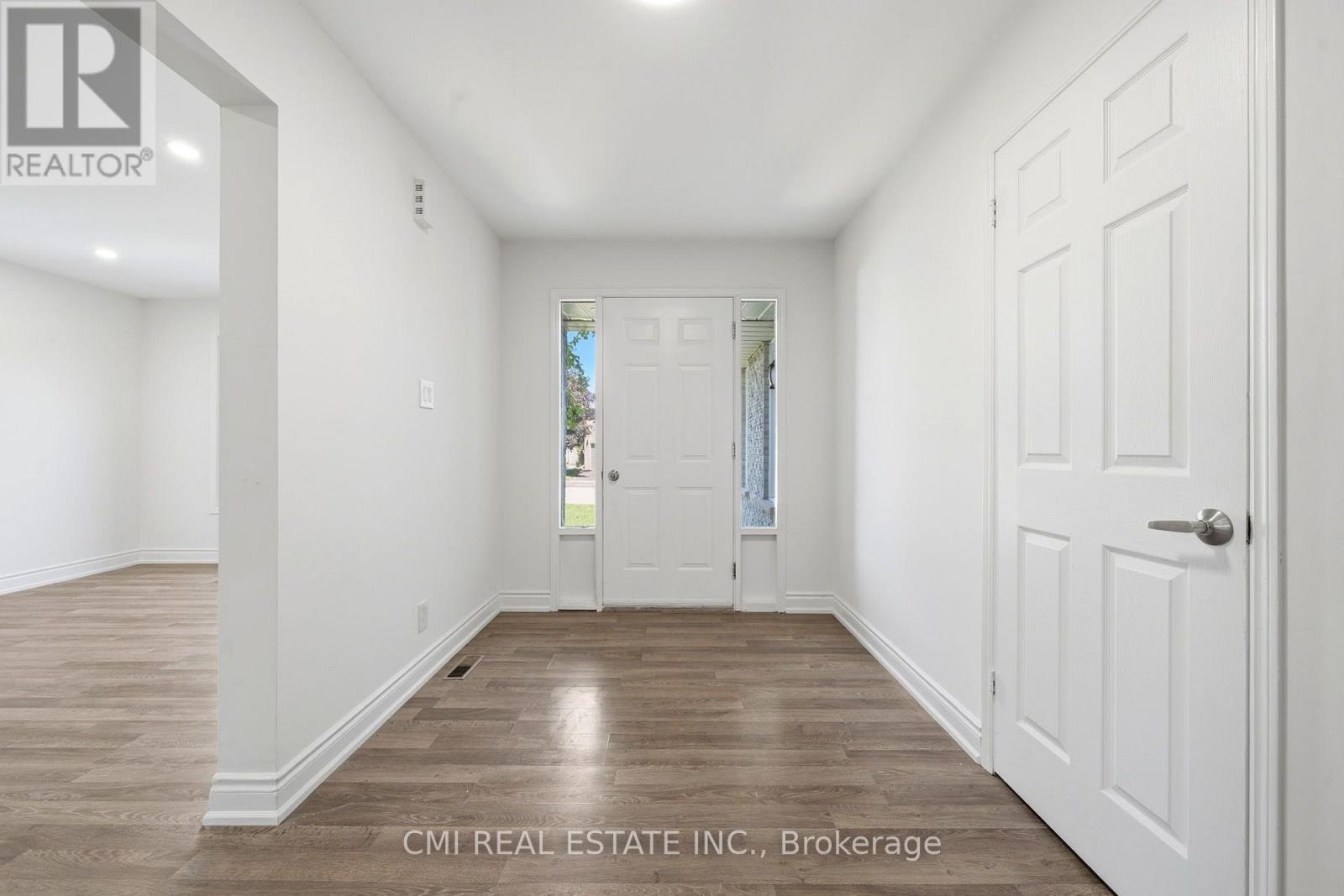 39 CAMROSE DRIVE - 6