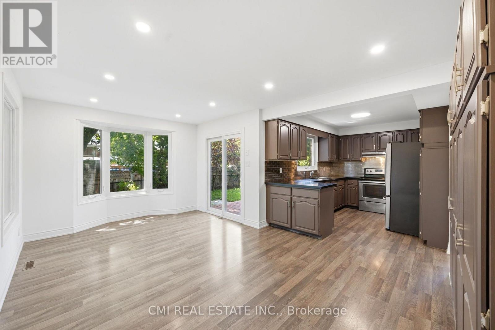 39 CAMROSE DRIVE - 9