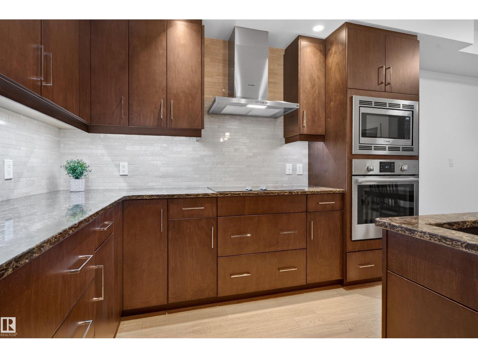 #514 200 BELLEROSE DR - 4