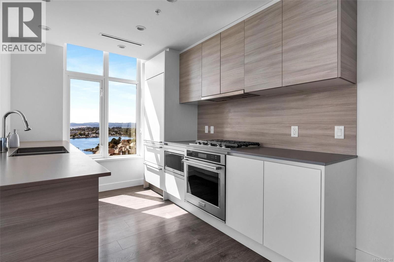 1302 60 Saghalie Road, Victoria