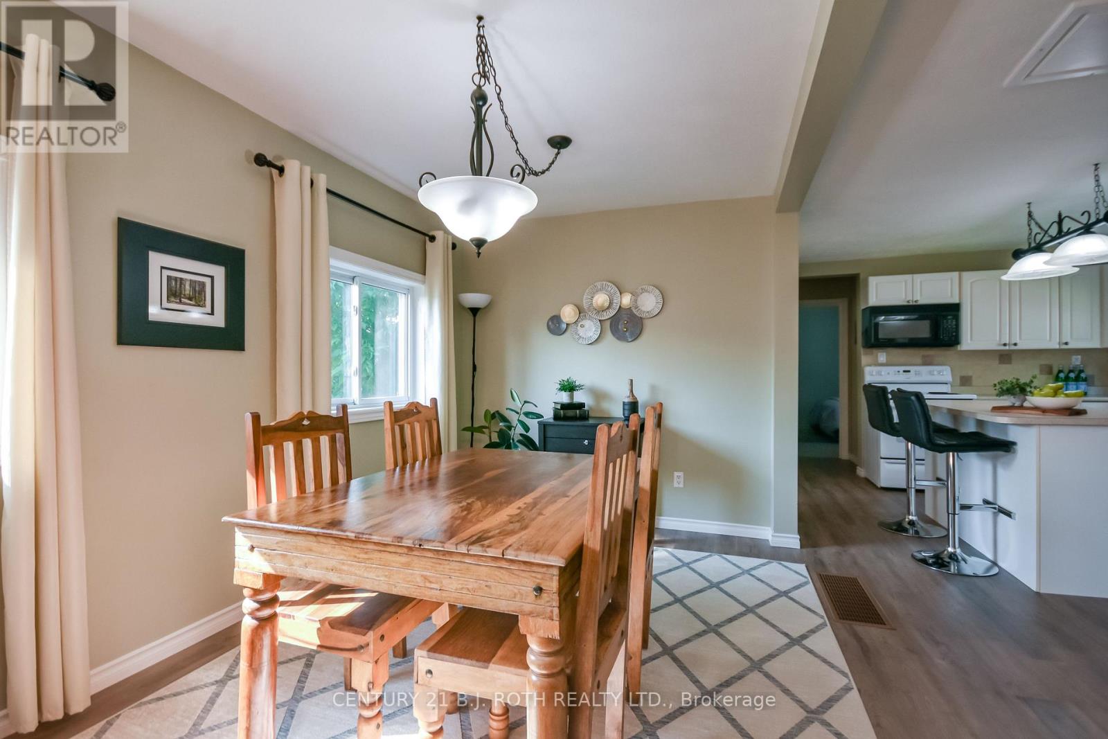 3448 CORONATION AVENUE - Image 11