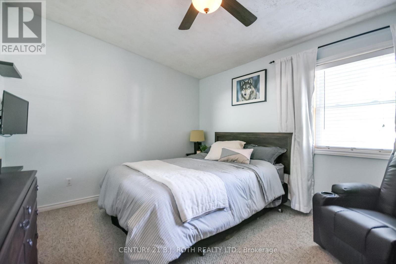 3448 CORONATION AVENUE - Image 16