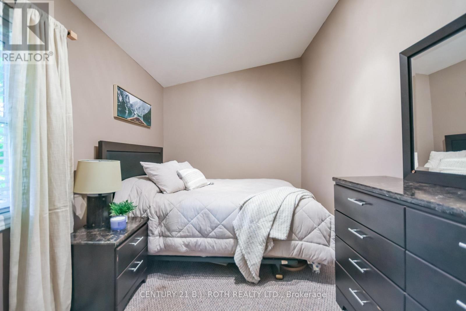 3448 CORONATION AVENUE - Image 18