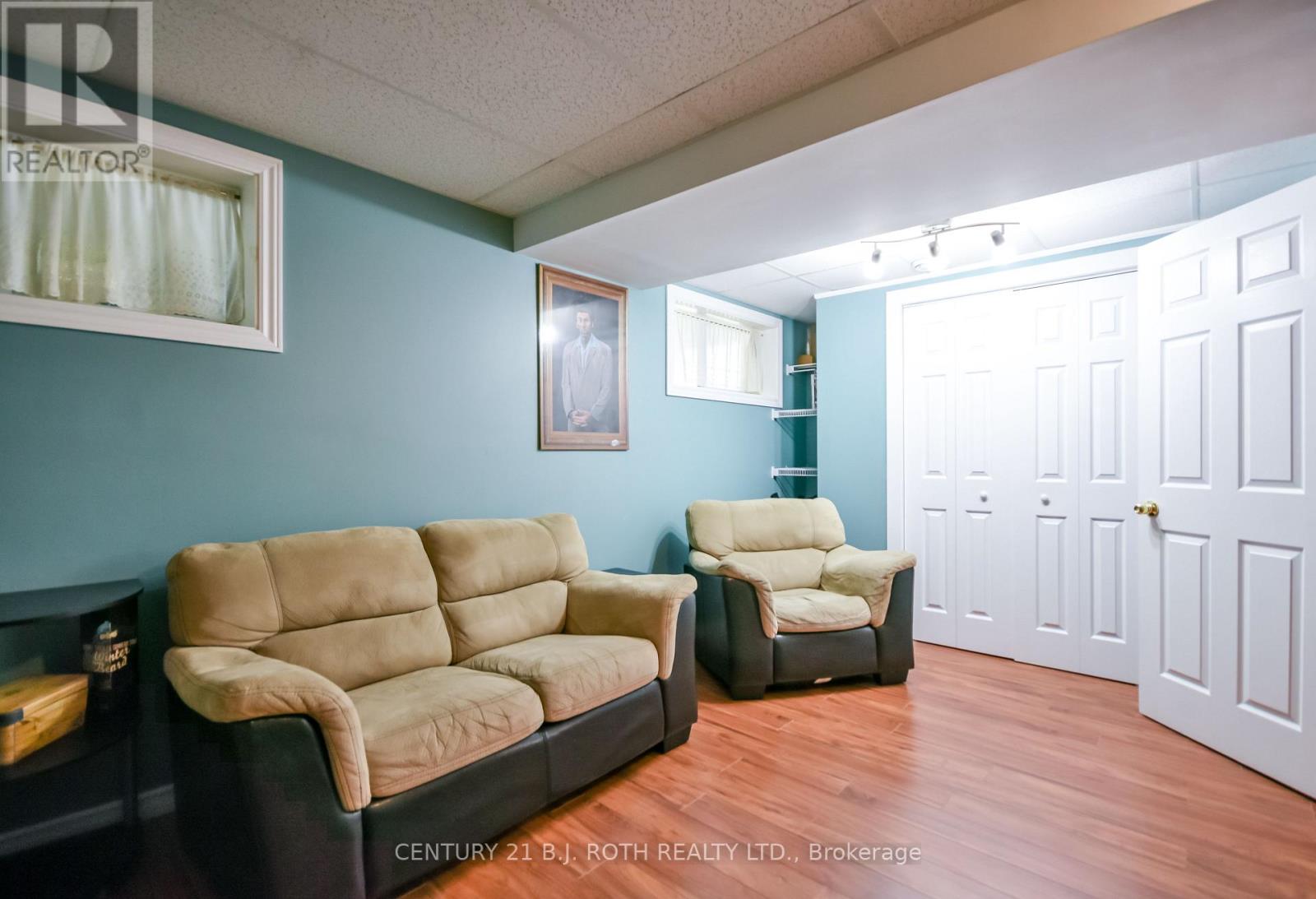 3448 CORONATION AVENUE - Image 24