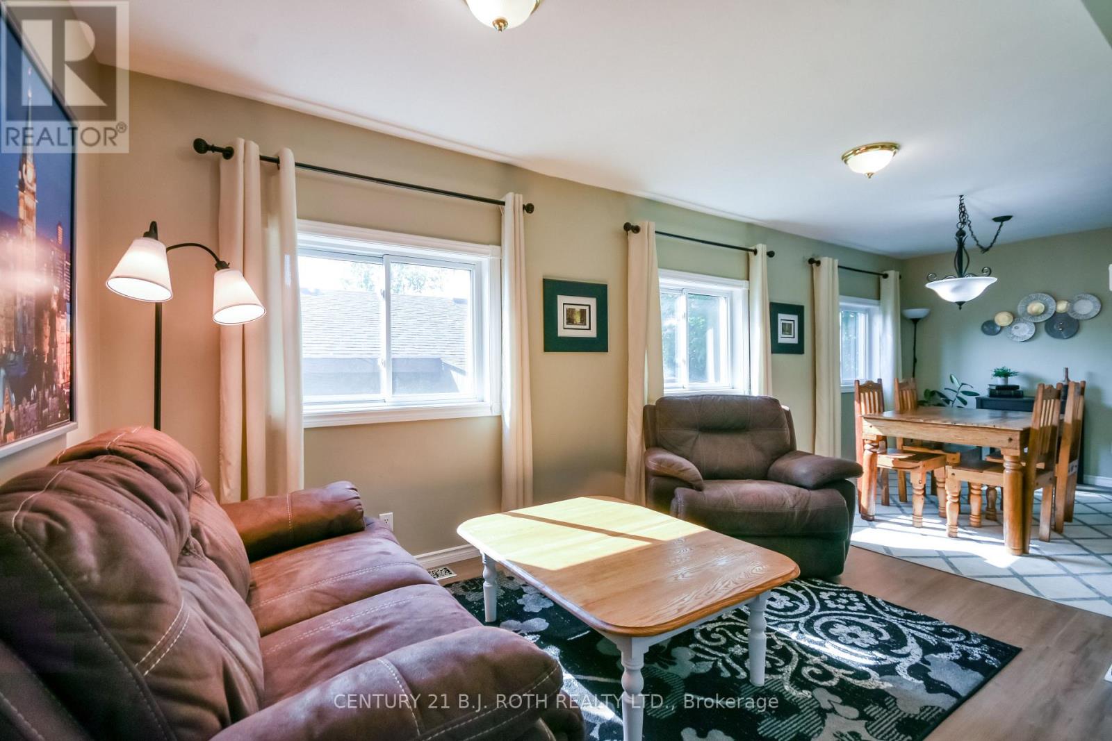 3448 CORONATION AVENUE - Image 8