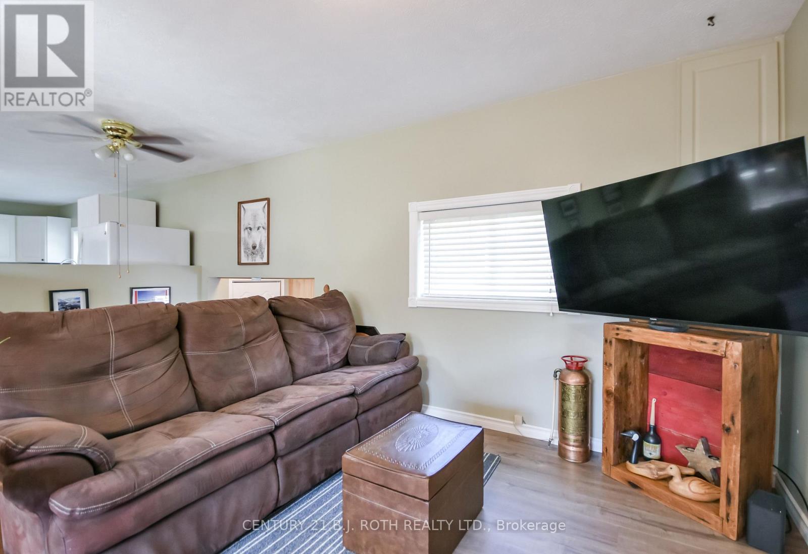 3448 CORONATION AVENUE - Image 9