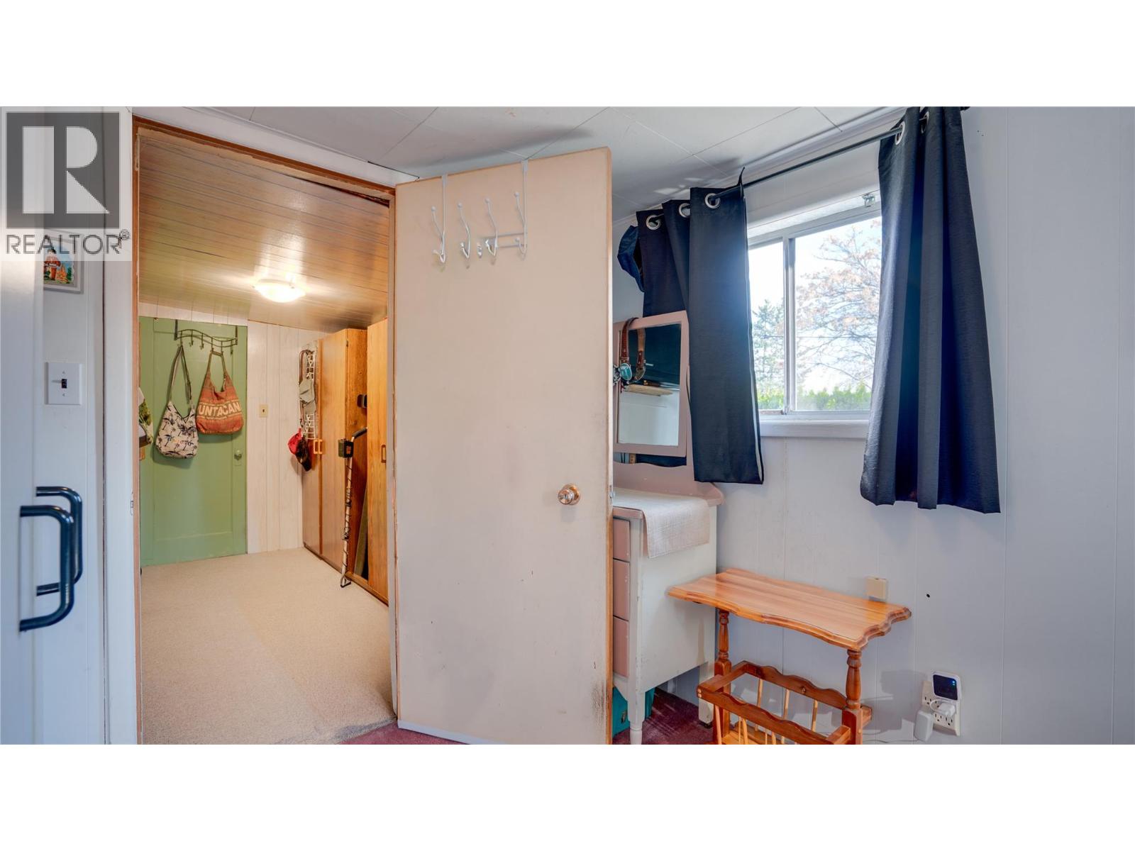 5595 27 Avenue - 22
