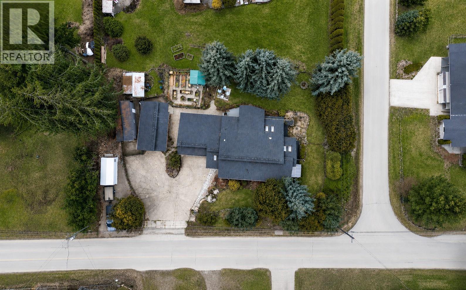 2829 Marine Drive - 55