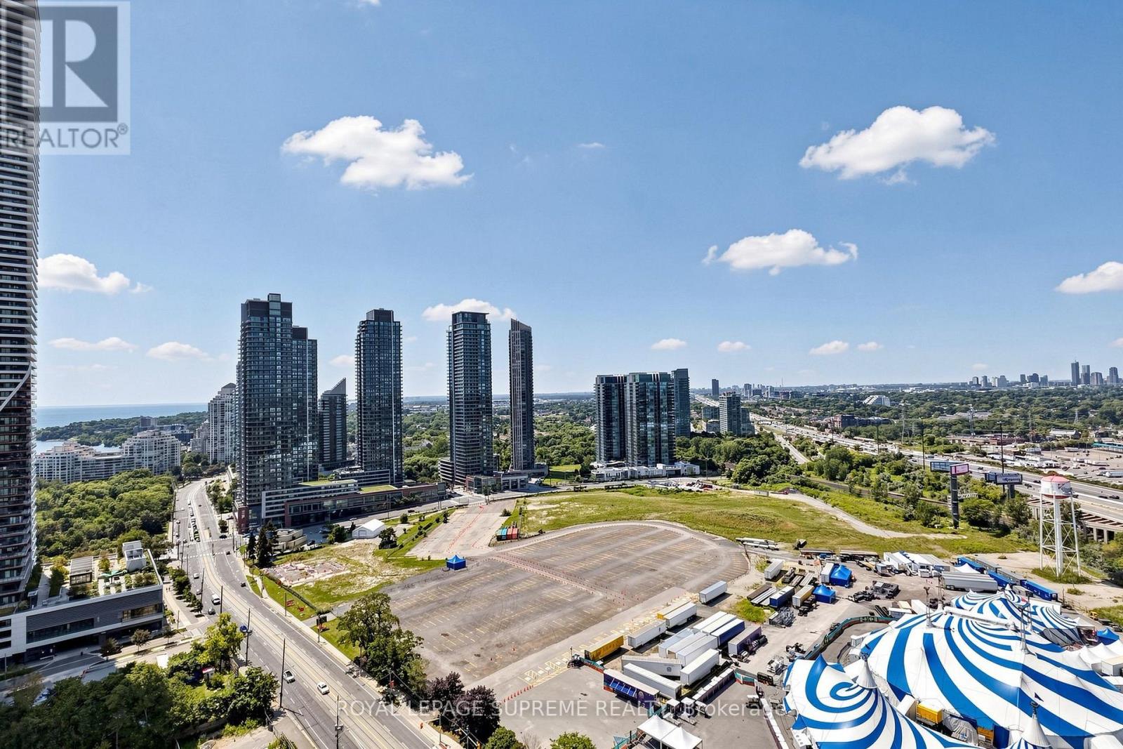 #2708 38 ANNIE CRAIG DRIVE - 25