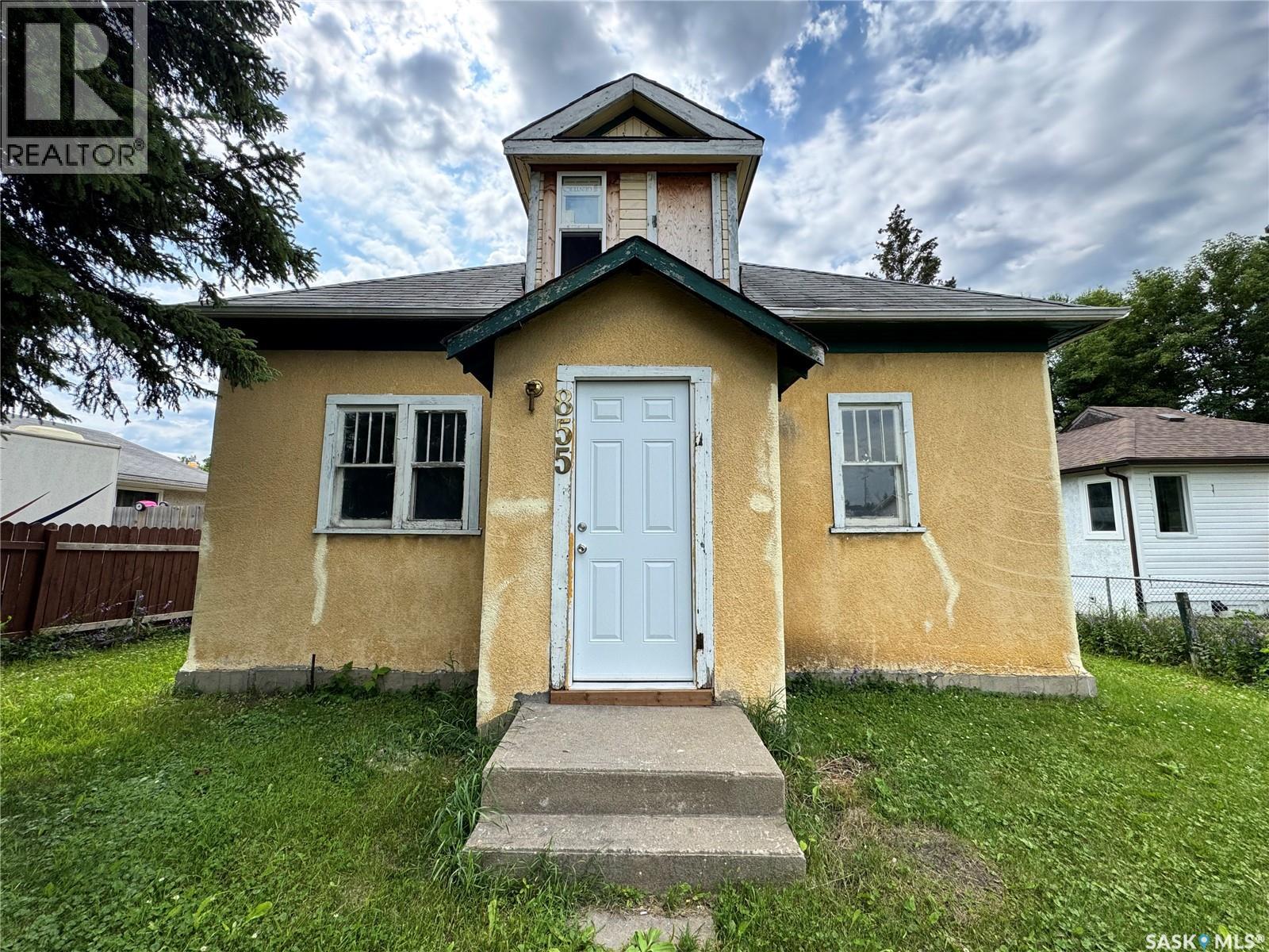 855 2nd STREET E - 1