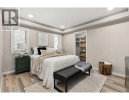 4pc Bathroom - 220 Sierra Road Sw, Medicine Hat, AB T1B4Y6 Photo 14