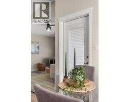 Eat in kitchen - 220 Sierra Road Sw, Medicine Hat, AB T1B4Y6 Photo 10