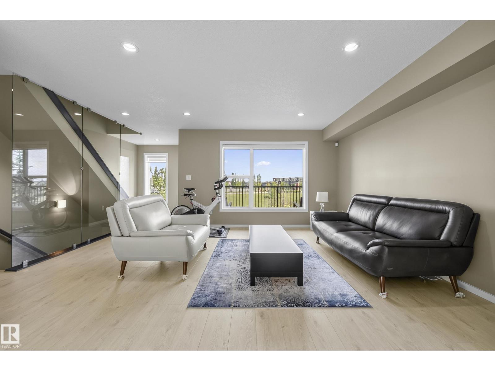 #10 1075 ROSENTHAL BV NW - Image 15