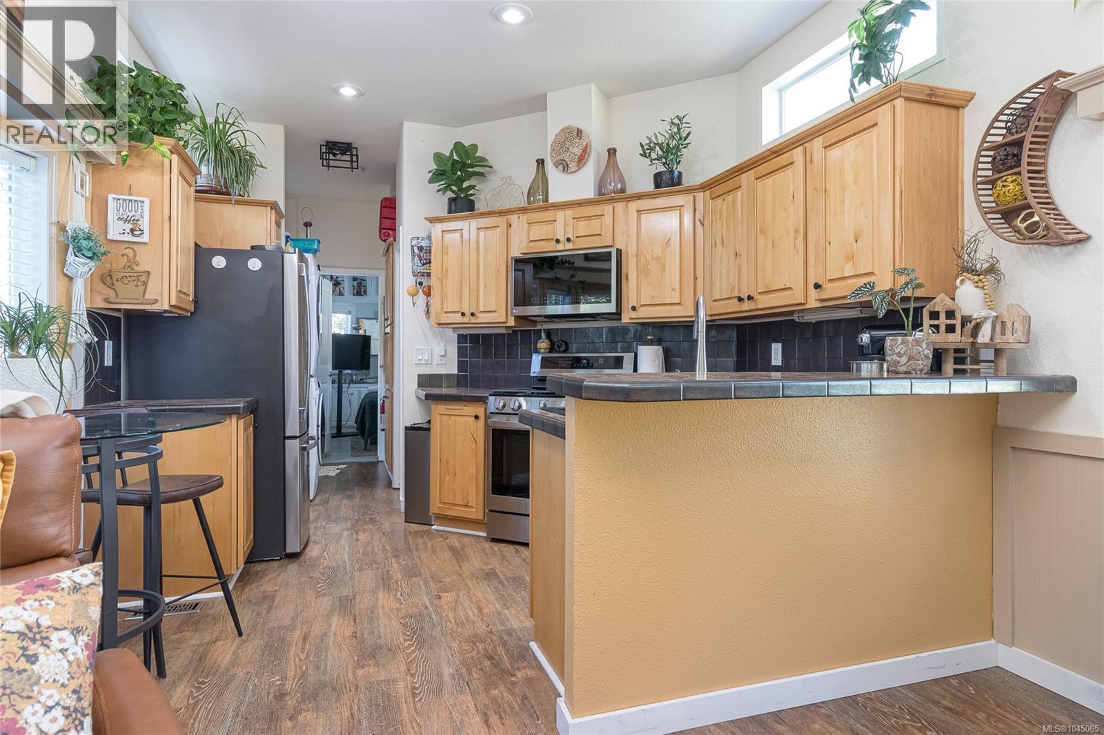 #103 3042 River Rd - 10