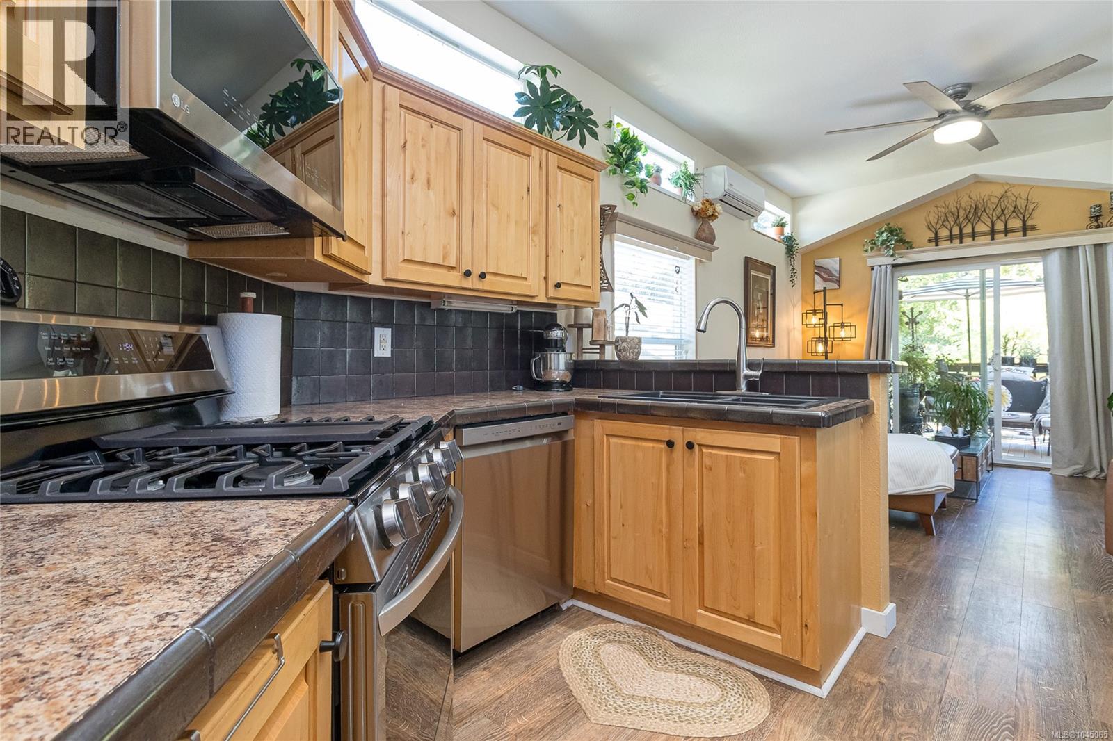 #103 3042 River Rd - 6