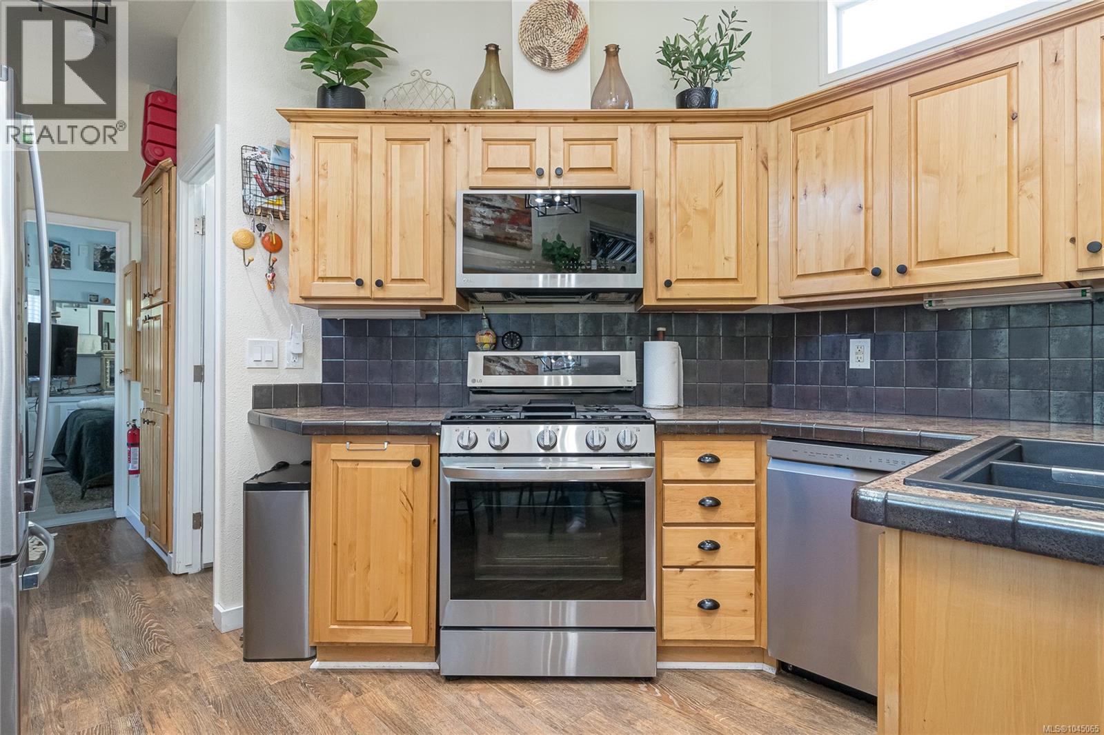 #103 3042 River Rd - 8