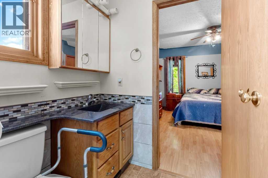 4732 48 Street - Image 20