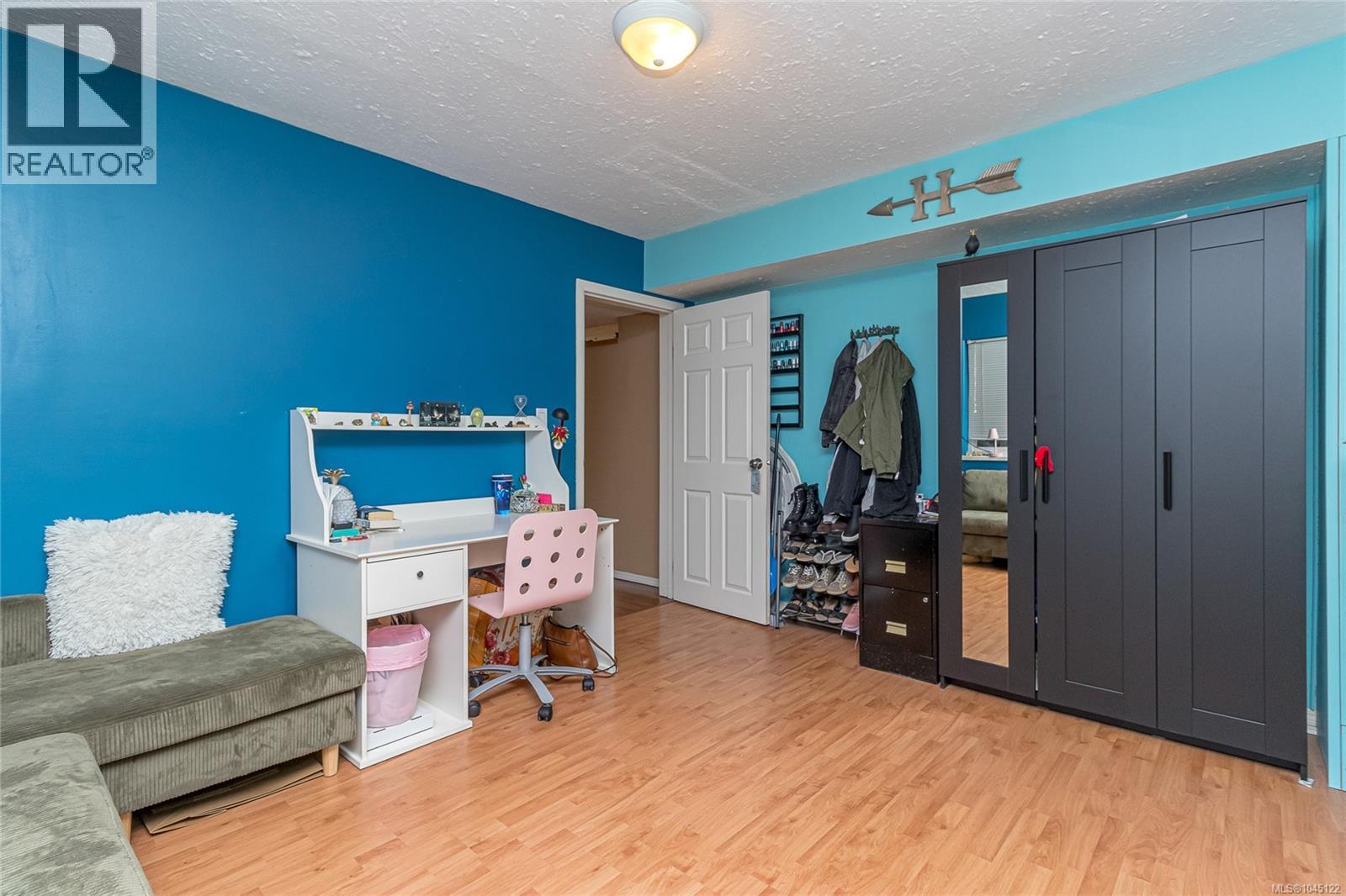 4041 Cambrai Rd - 26