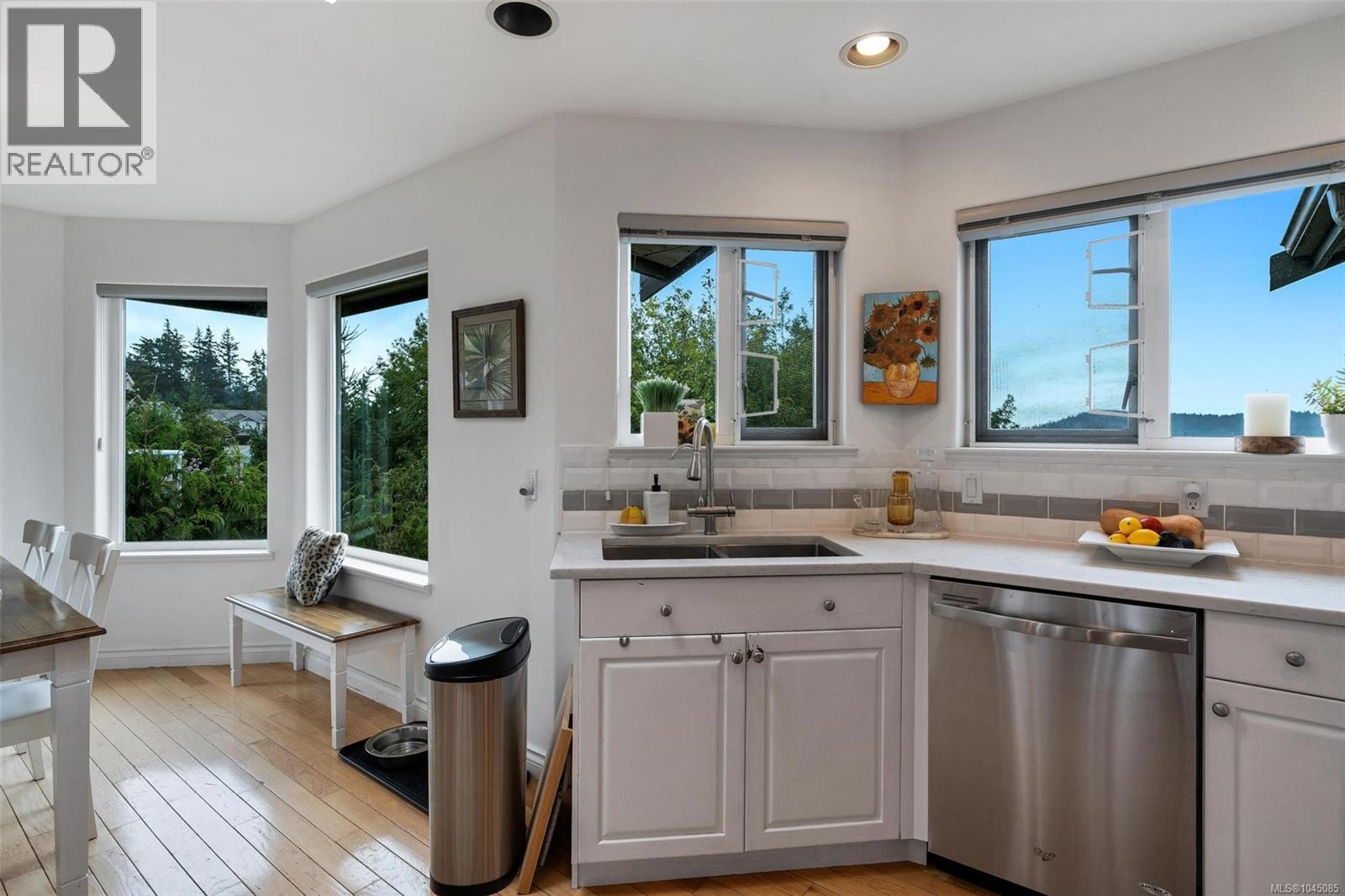 3549 Sun Estate - 9