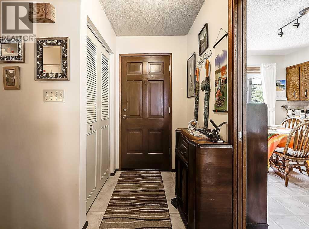 230 Oakwood Place SW - 2