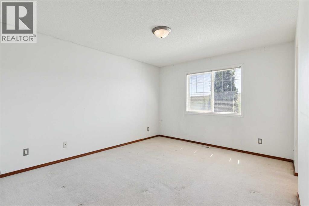 172 Kincora Drive NW - Image 32
