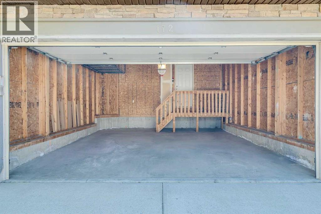 172 Kincora Drive NW - 48