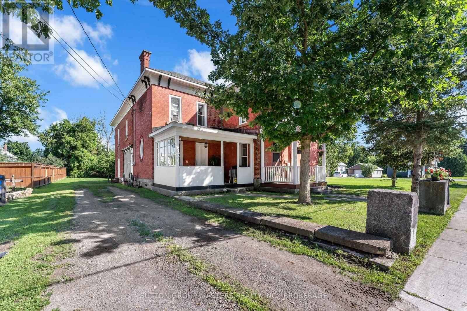 14 WILTSE STREET E - 2