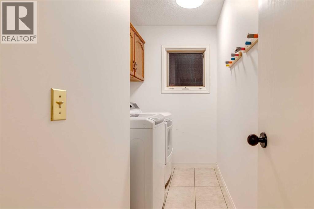 51 Straddock Crescent SW - 23