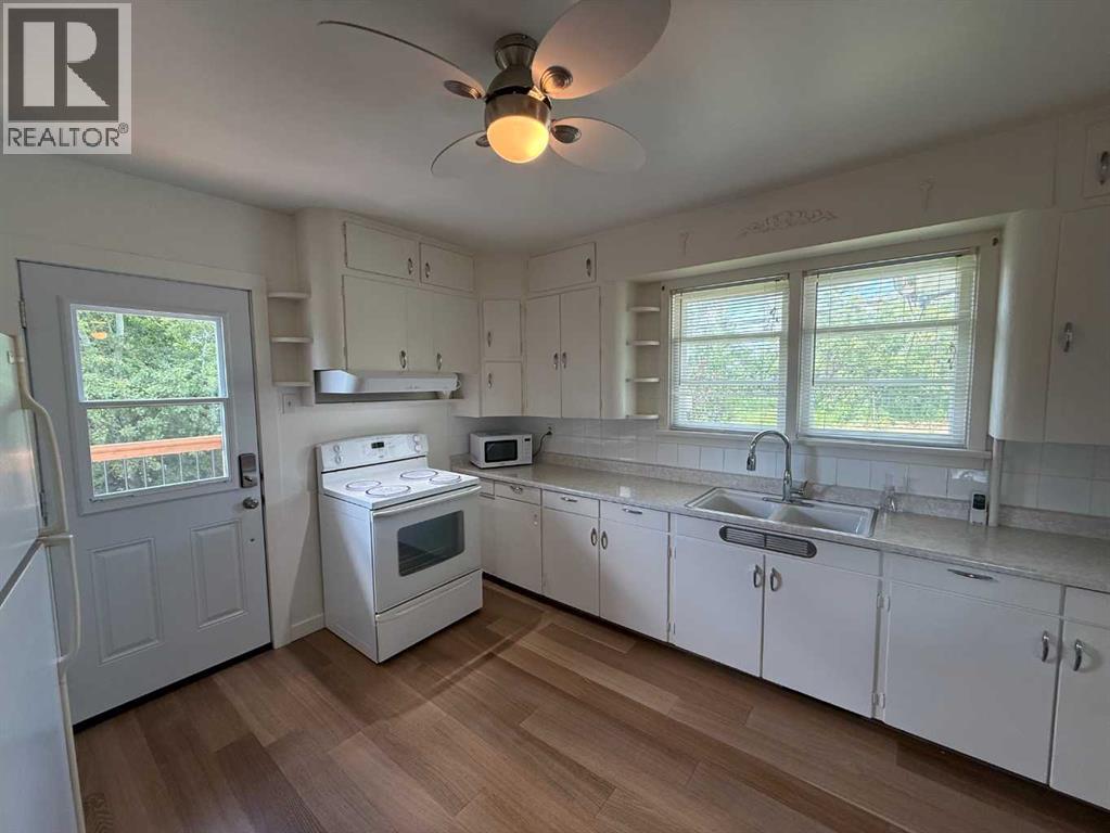 5005 47 Avenue - Photo 14