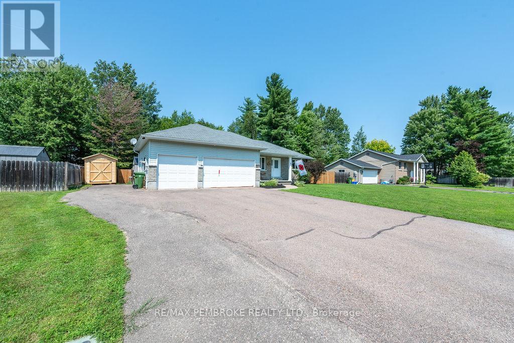 256 ORIOLE CRESCENT - 2