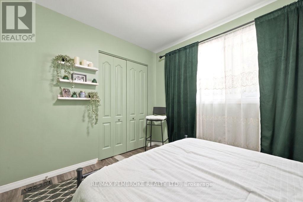 256 ORIOLE CRESCENT - Image 34