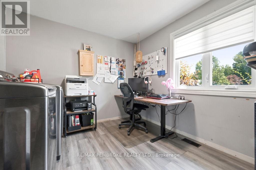 256 ORIOLE CRESCENT - Image 35