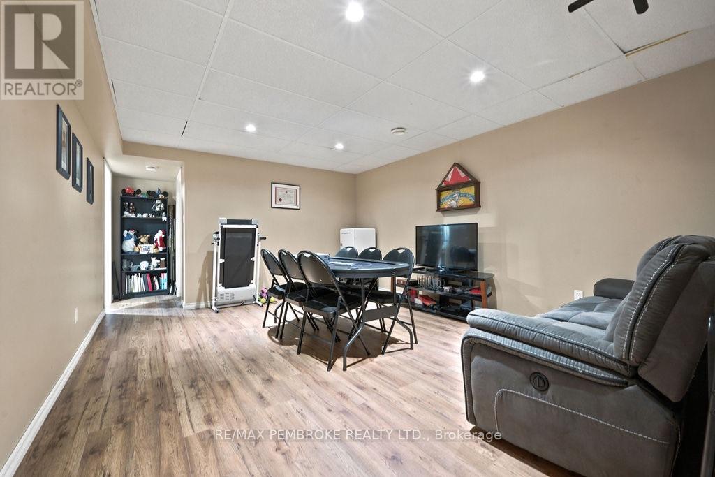 256 ORIOLE CRESCENT - Image 39