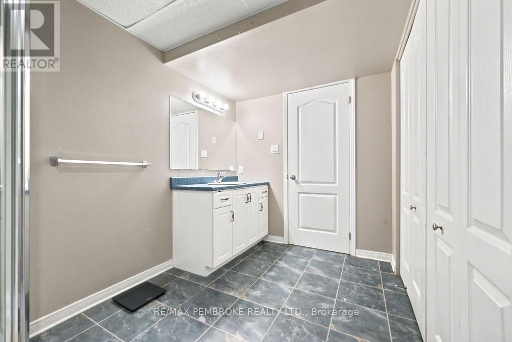 256 ORIOLE CRESCENT - Image 43
