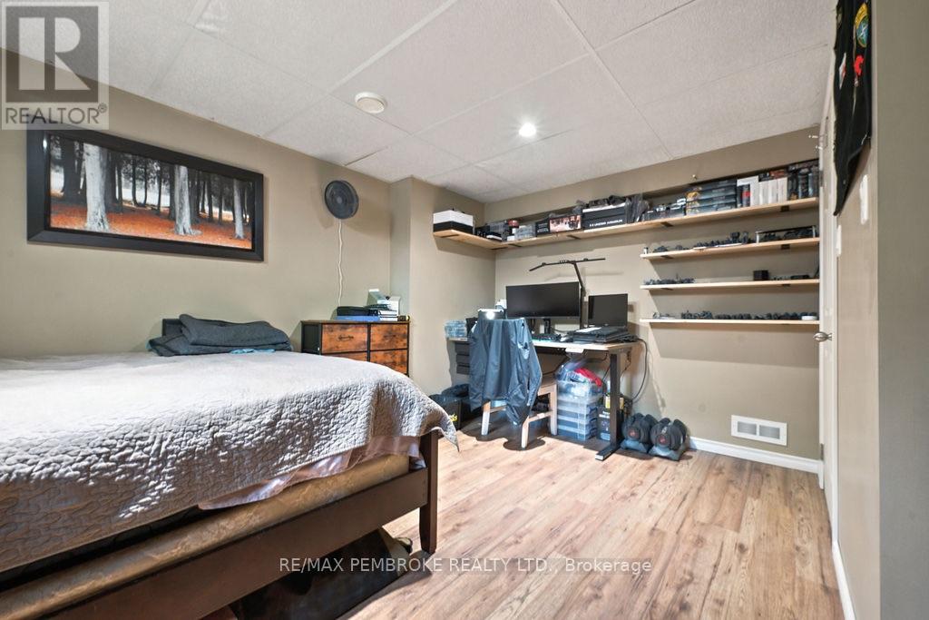 256 ORIOLE CRESCENT - 49