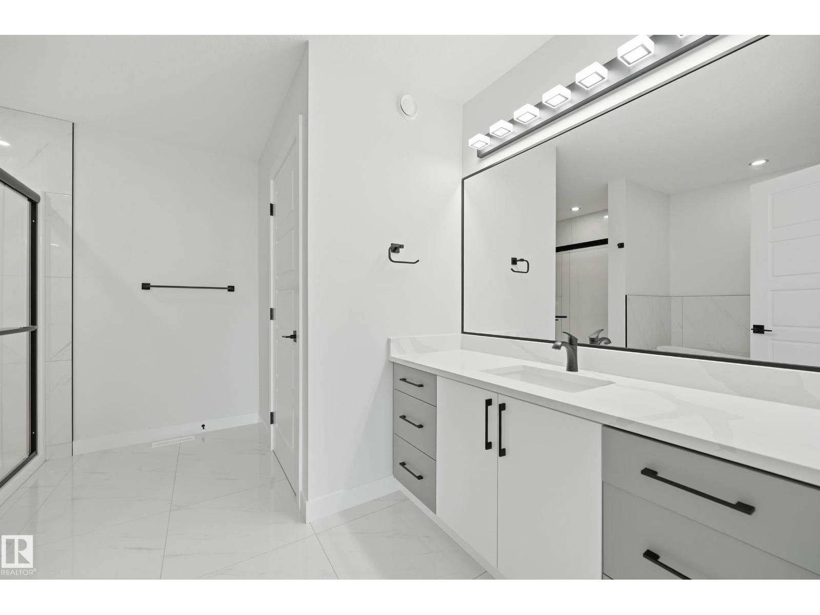 3 PIERWYCK LO - Image 35