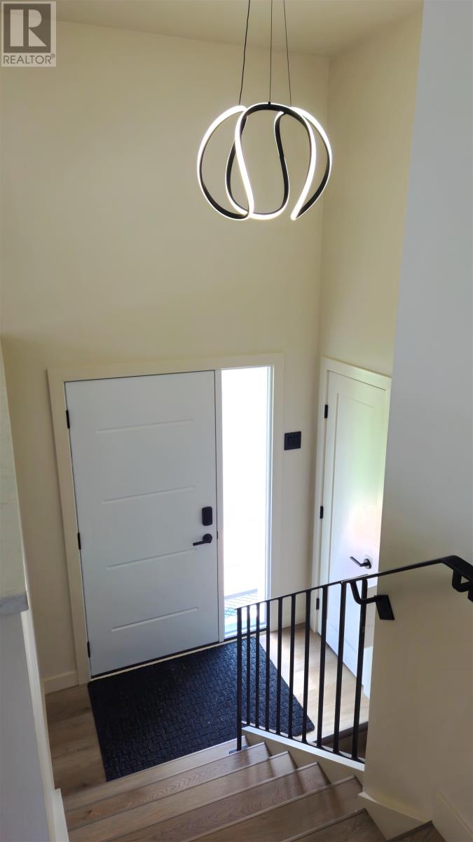 72 Brent ST - 2
