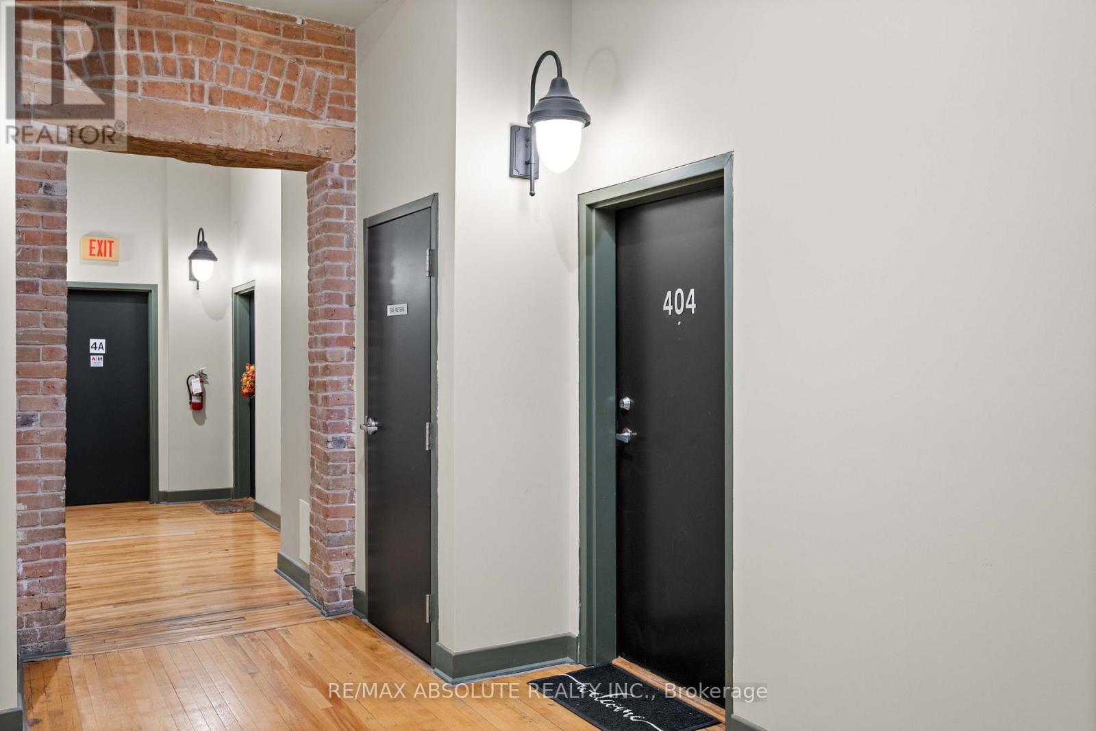 #404 589 RIDEAU STREET - 4