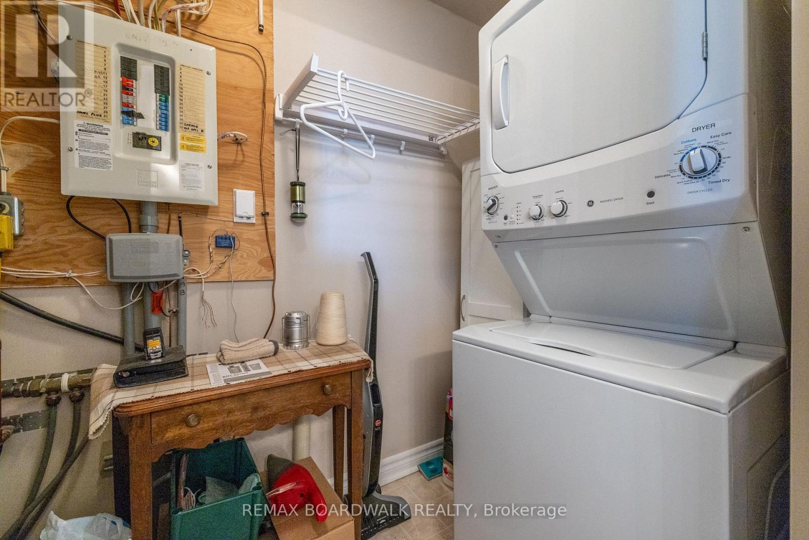 2 Bed, 1 Bath House for Sale in Ottawa – 206 OAK LEAF PRIVATE, Ottawa – MLS# X13641066 - Image 21