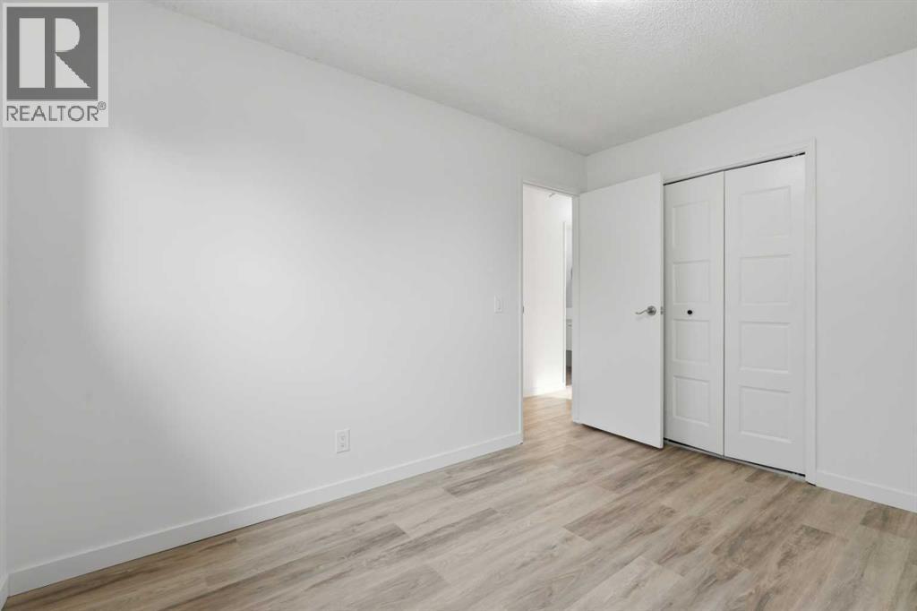 731 Queensland Drive SE - Image 24