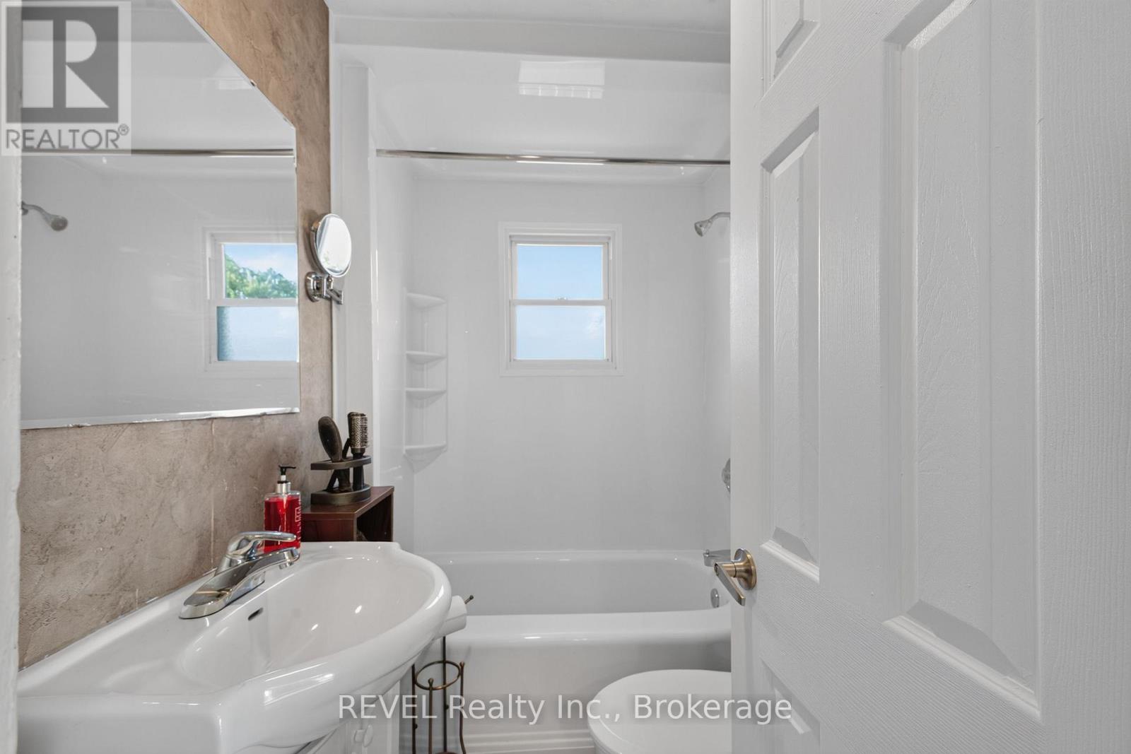 435 GRANDVIEW ROAD - Image 13