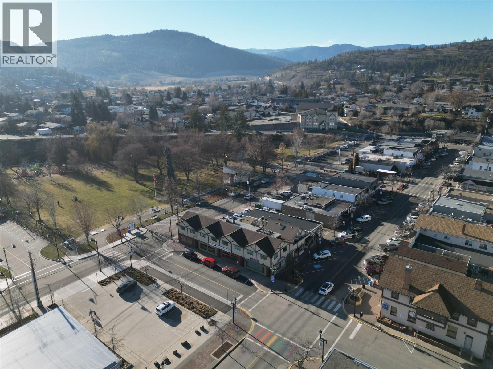 9901 Main Street, Summerland