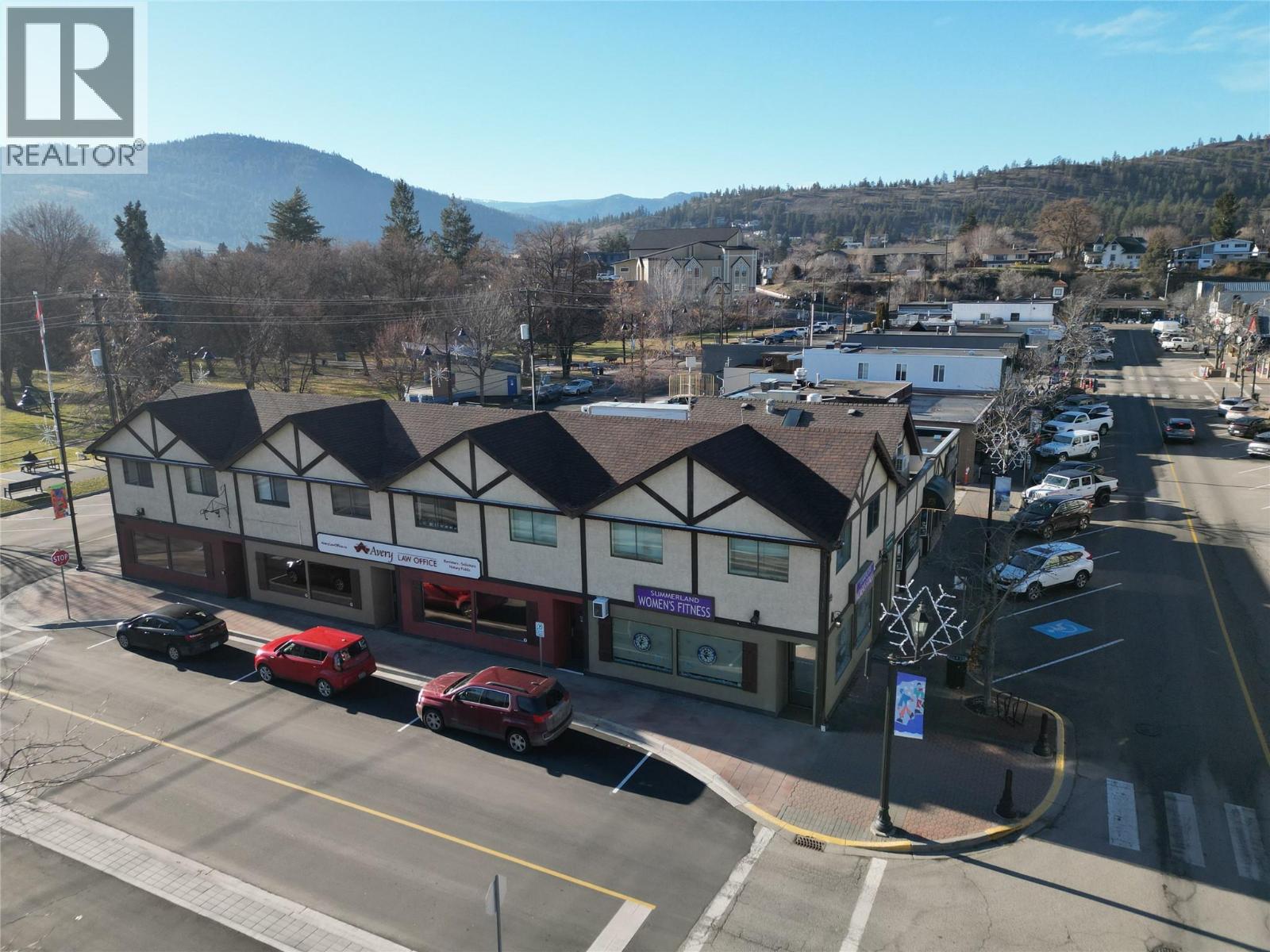9901 Main Street, Summerland