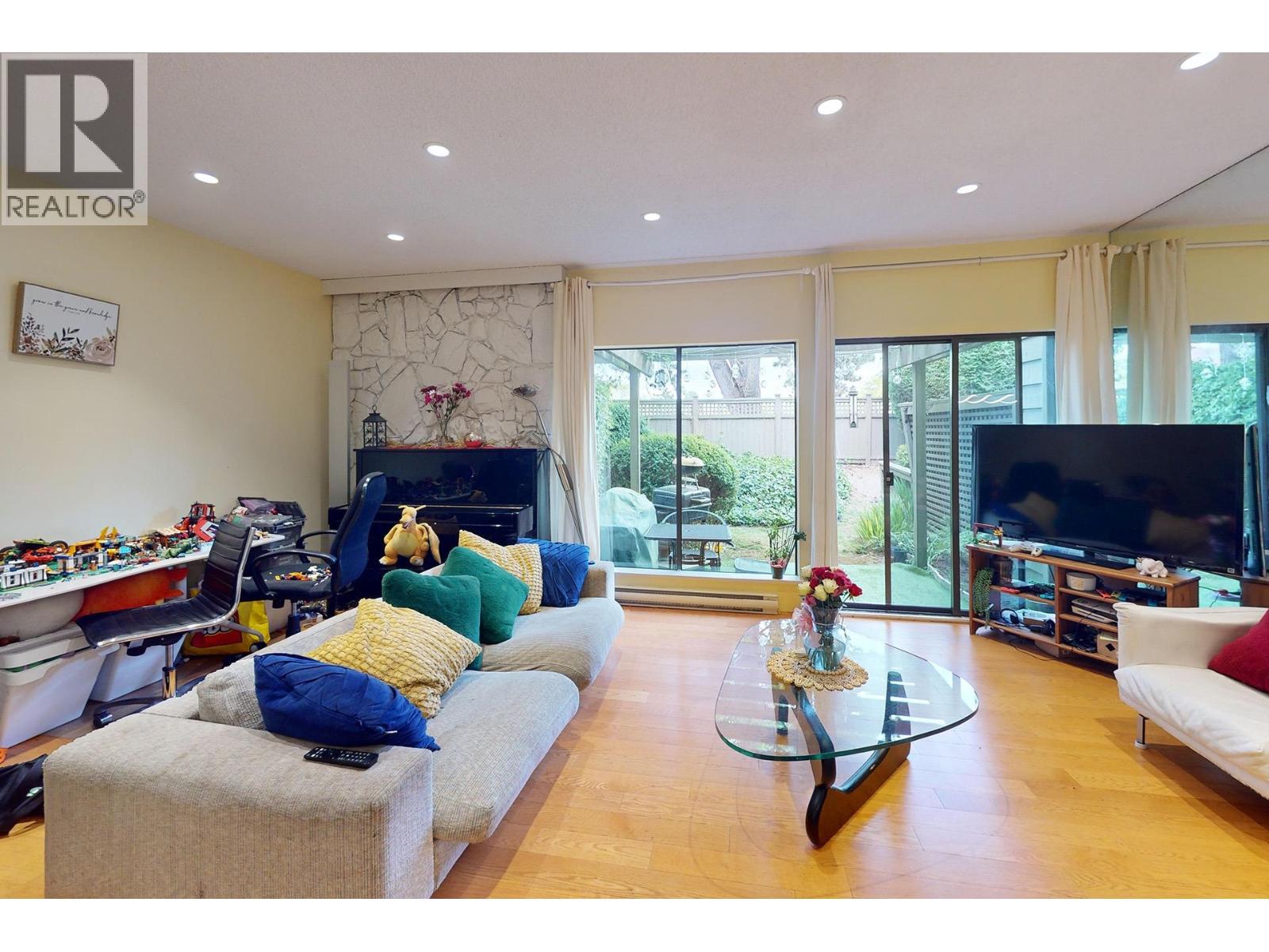 #18-10391 NO. 3 Road, Richmond