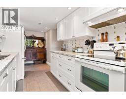 1059 Old Lillooet Road, North Vancouver, BC V7J3H6 Photo 16