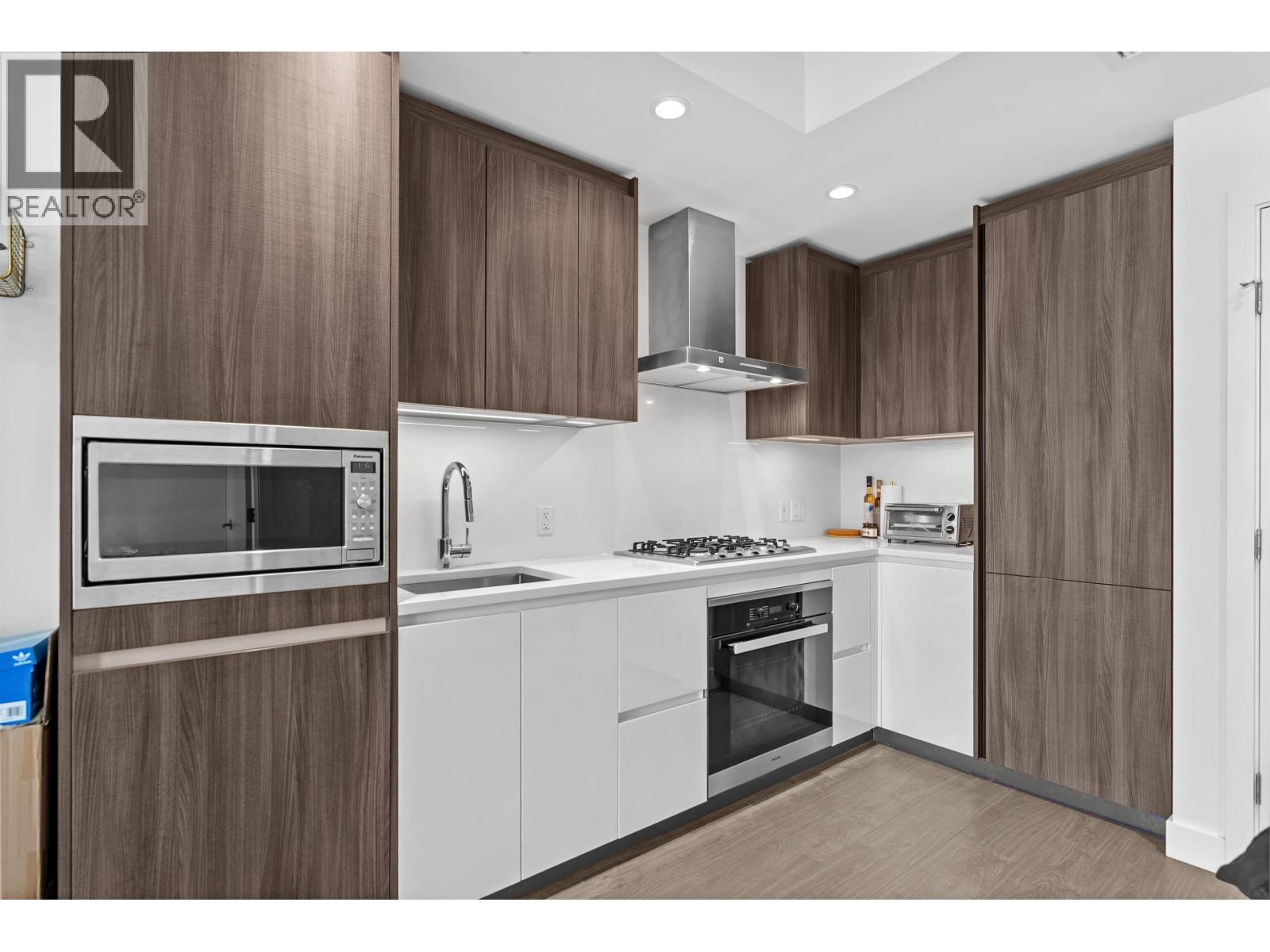 #904-6328 NO. 3 Road, Richmond