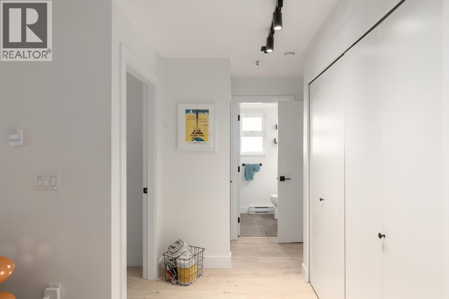 2 Bed, 1 Bath Apartment for Sale in Vancouver – 203 2272 DUNDAS STREET, Vancouver – MLS# R3152857 - Image 11